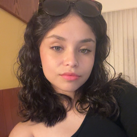 Meet your Posher, Leonor - Picture 1 of 1